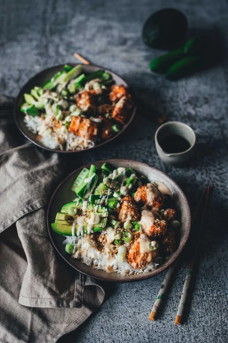 30-Minuten Harissa-Honig Lachs Reis Bowl: Einfach & Schnell