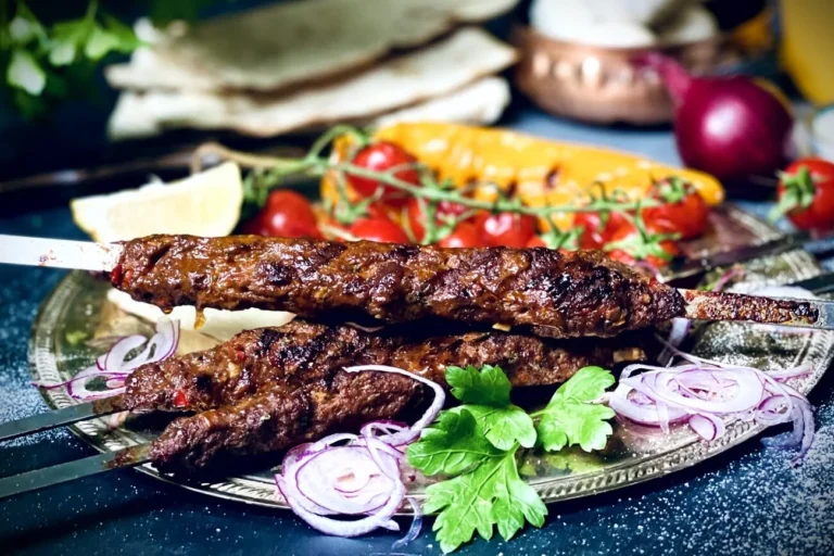 Adana Kebabs: Saftige Lammspieße vom Grill – Authentisch & Würzig