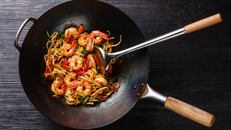 Der beste Wok für perfektes Stir-Fry: Unser Test mit 40 Pfund Reis