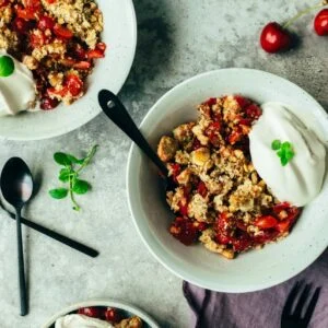 Dieser 4-Zutaten-Kirsch-Crisp aus einer Schüssel verwendet einen genialen Trick