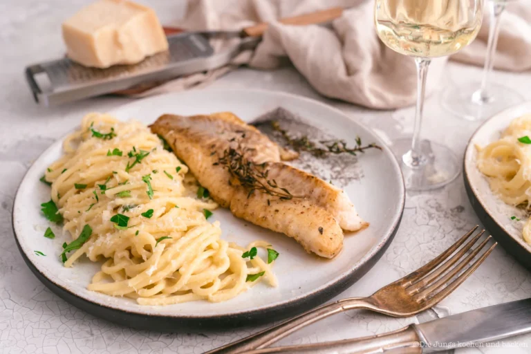 Knusprig-schwarzer Rotbarsch aus der Pfanne: Ein schnelles Fischgericht für jeden Tag