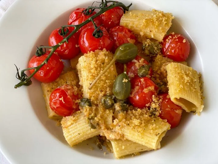 Lemony Pasta With Blistered Cherry Tomatoes and Crispy Caper Crumbs