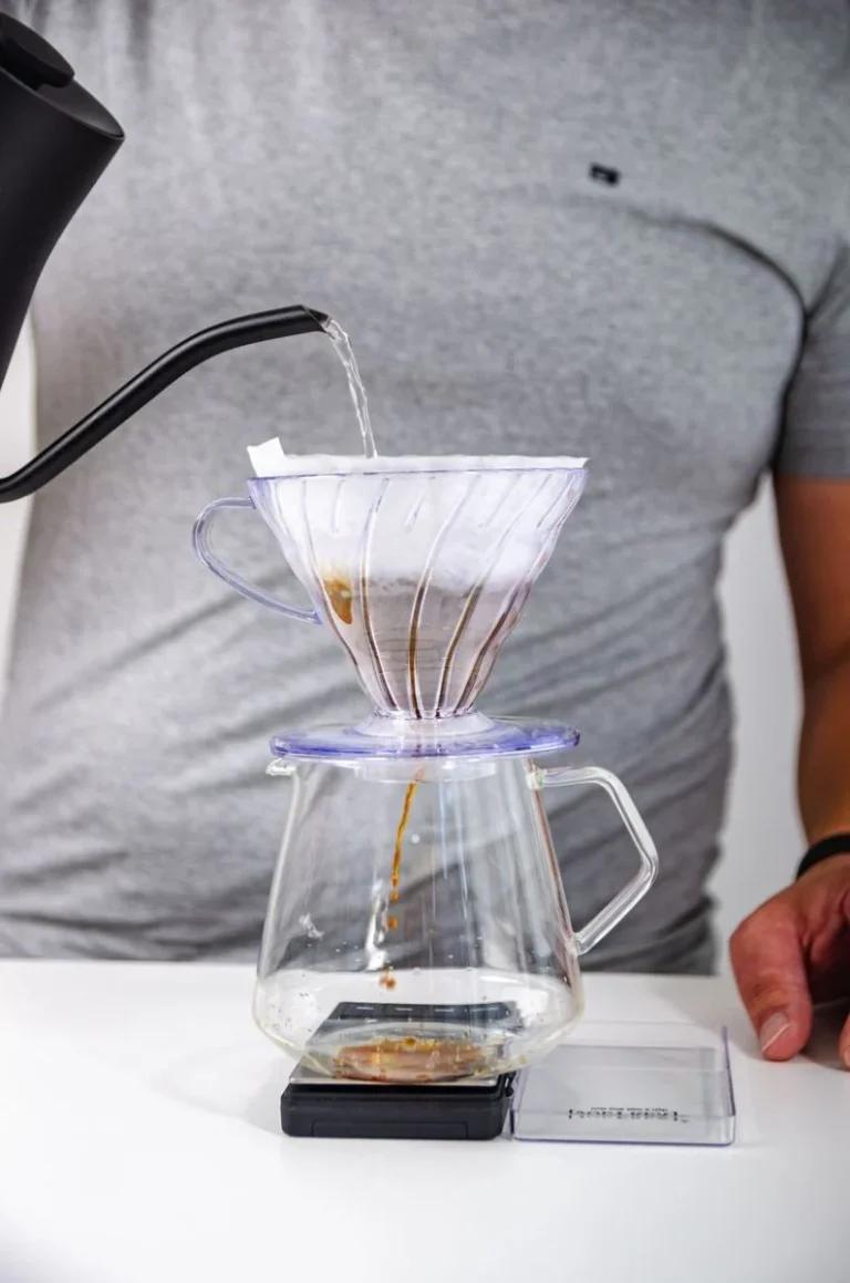 Perfekter Pour-Over Kaffee: Die besten Kaffeewaagen im Test – Hario, Fellow & Acaia