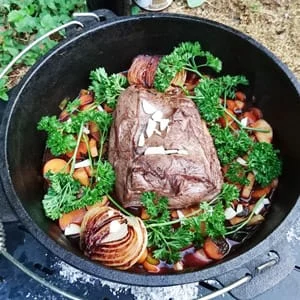 Rinderschmorbraten perfekt im Dutch Oven – Unser Test von 22 Töpfen