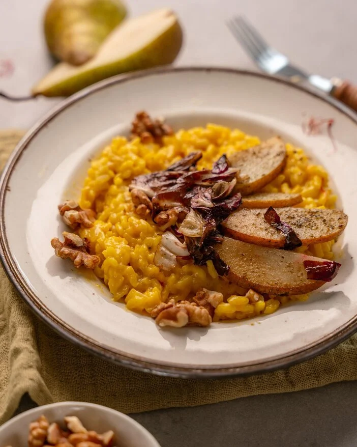 Safran-Risotto mit Trüffelöl und Parmesan – Warum sich teure Vorratszutaten lohnen