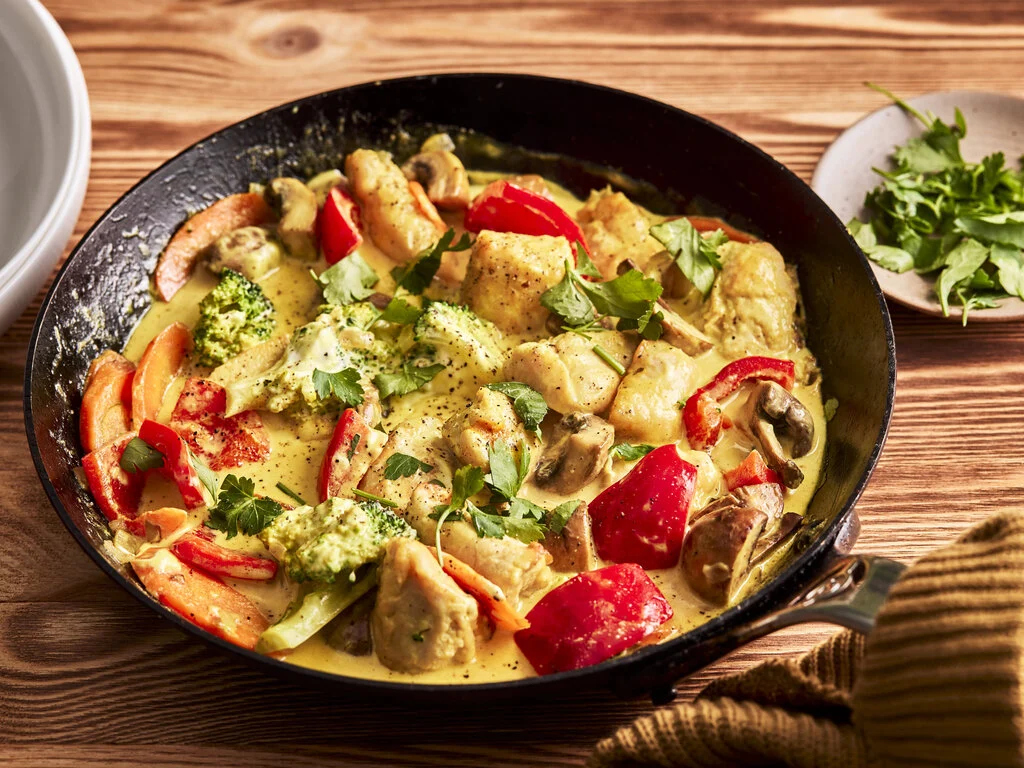 Schnelle Gemüse-Pfanne mit Hähnchen – inspiriert von 67 getesteten Lieferservices