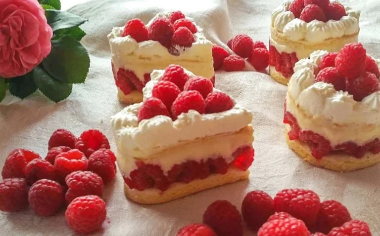 Warum Himbeeren in kleinen Packungen kommen: Ein Rezept für zarte Himbeer-Törtchen