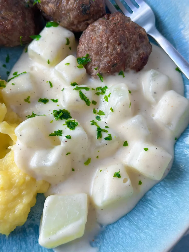 Cremiger Kohlrabi wie von Oma: Die klassische Gemüsebeilage zu Kartoffeln