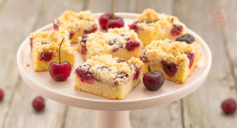 Schneller Blechkuchen mit Obst und Streusel: Das perfekte Sonntagskuchen-Rezept